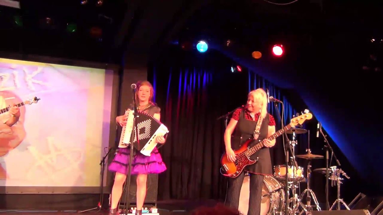 Commusication / The Beez / June 2013