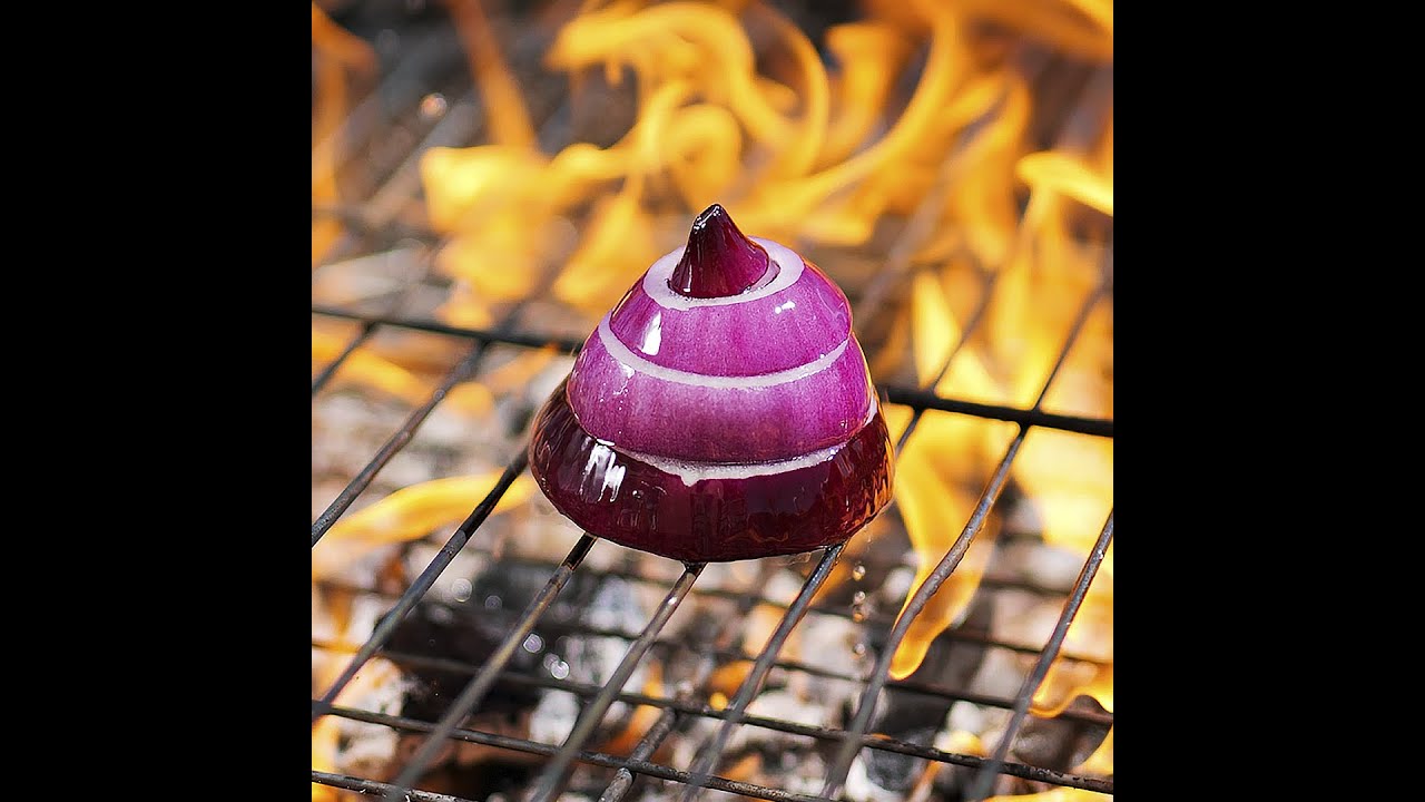 She cooked noodles on the grill! 🍜 Grilling hacks for a perfect picnic day!