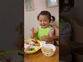 さなちゃん1歳最後の夕ご飯の様子が面白いw #Shorts