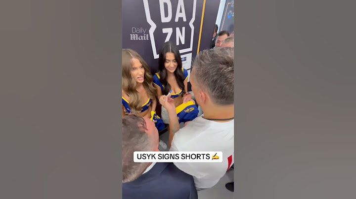 Oleksandr Usyk signs some shorts after his big win vs Daniel Dubois 🥊✍️ #usyk #dubois #boxing