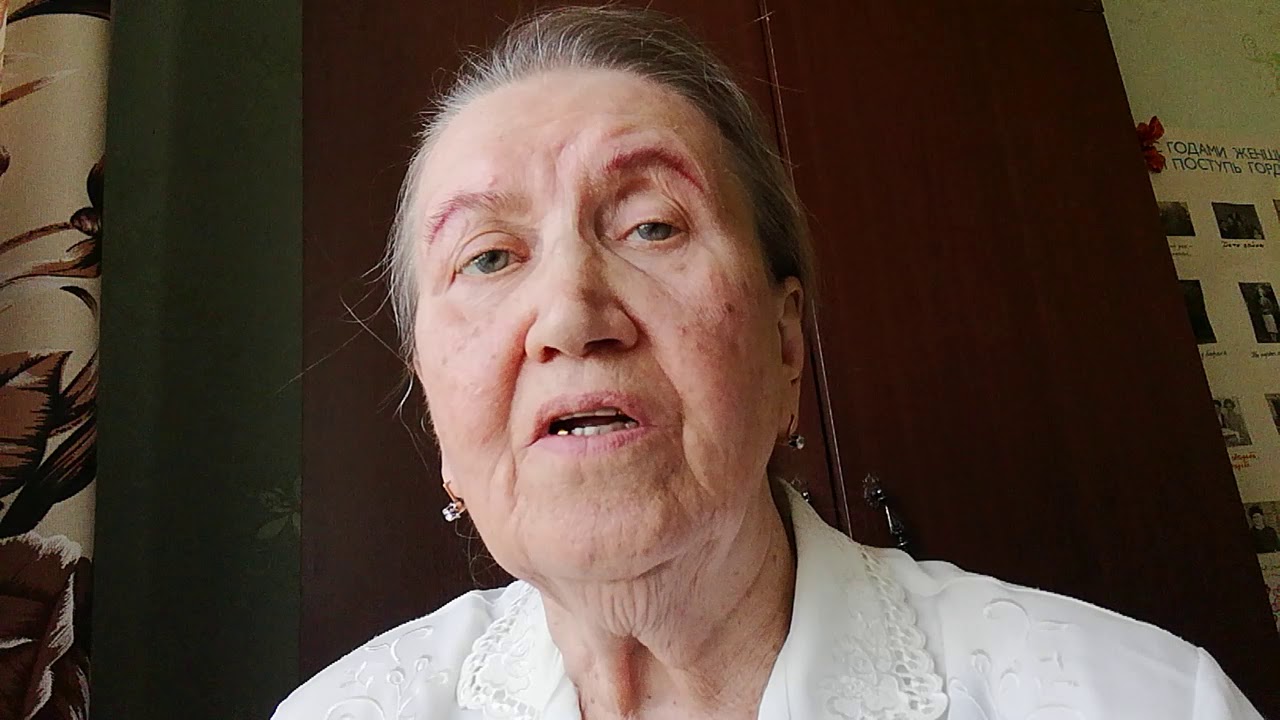 Стихотворение "Словно травы, шелестят слова". Читает - Кожевникова ...