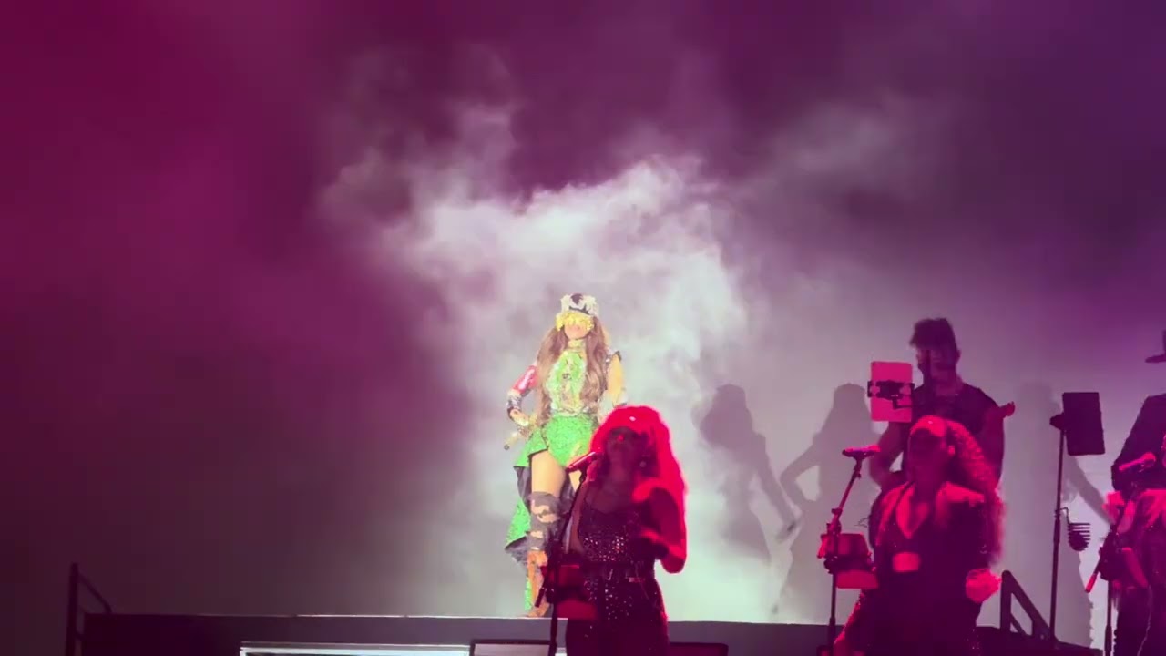 Gloria trevi live celebration opening 