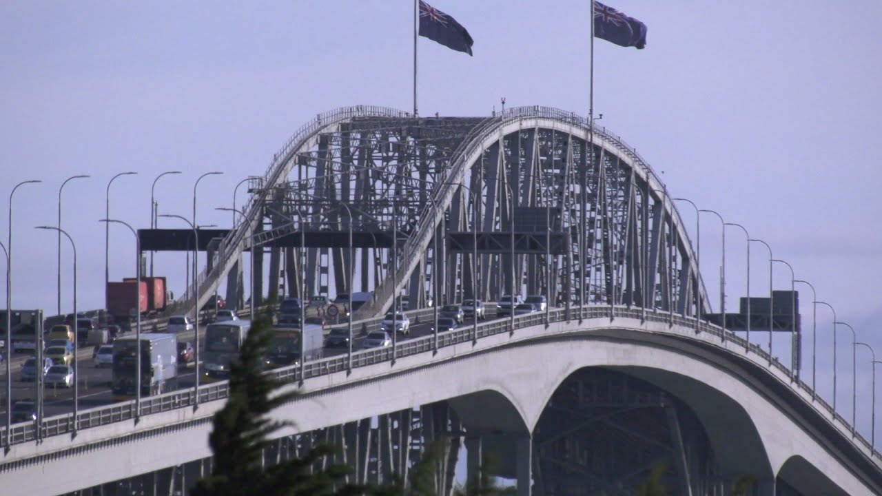 All eight lanes on the Auckland Harbour Bridge are open again. YouTube