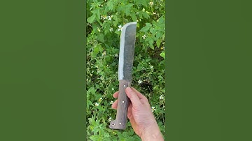 Tôi làm con dao phát cửu mỹ bằng thép chốt xích xe tăng sắc nét đáng kinh ngạc