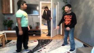 Iki Maymun Dans Ediyor