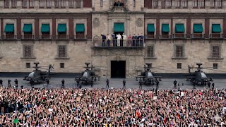 WOW ! Mexico City Palace Overcrowded, Jungkook & BTS Members Shocked by the Scene screenshot 4