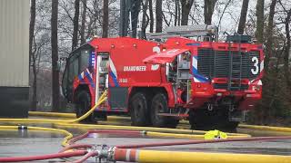 [GRIP 2]  Meerdere brandweerpeletons met spoed onderweg naar Zeer grote brand Rutten