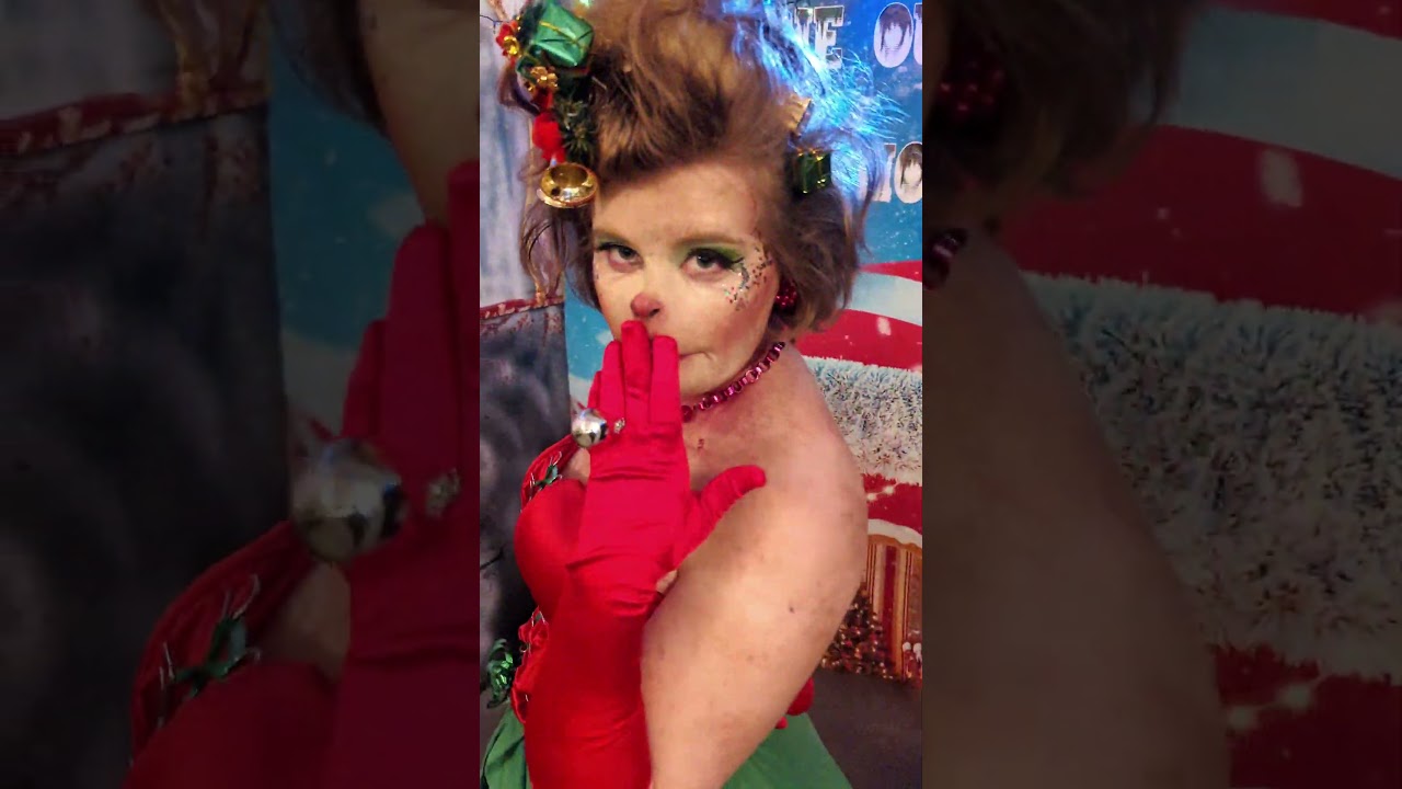 Welcome Christmas, come this way 🧟 Zombie Outbreak in Whoville #grinch #christmas #horrorshorts