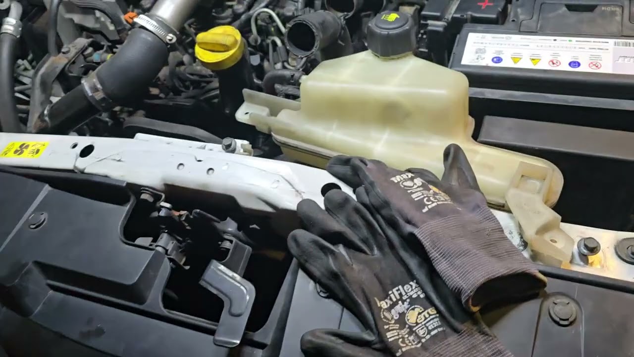 tutoriel replacement du démarreur sur une nissan juke 1.5 dci f15 2012