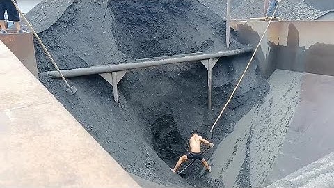 Barge unloading. | Satisfying VIdeo