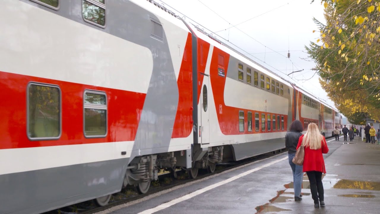 Спб апатиты поезд. Поезд 22 Санкт-Петербург Мурманск двухэтажный. Поезд 21 Мурманск Санкт-Петербург двухэтажный. Северная Пальмира/двухэтажный состав. Поезд Северная Пальмира двухэтажный Санкт-Петербург.