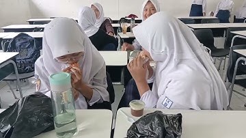 TUGAS INFORMATIKA KELAS 9B ( Vlog bertema Aktivitas Sekolah )