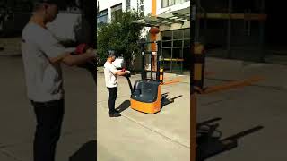 XEA electric stacker with adjustable stacker,can be suitable for special pallet