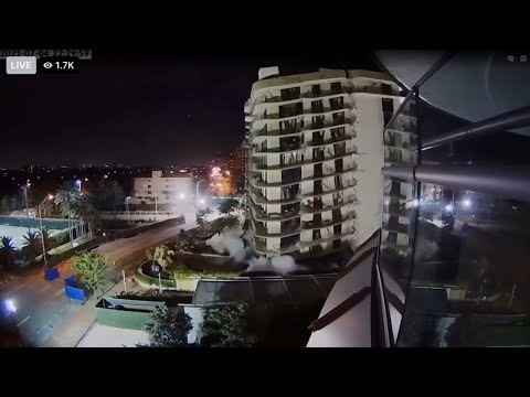 Video: Un Ferito Dopo La Caduta Dell'edificio A Miami