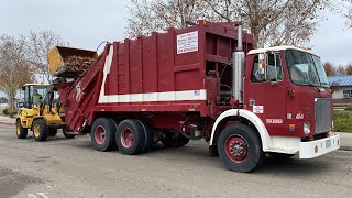 Tracy Delta Disposal Service WhiteGmc WX42 Leach 2Rll 54 - Volvo L30B