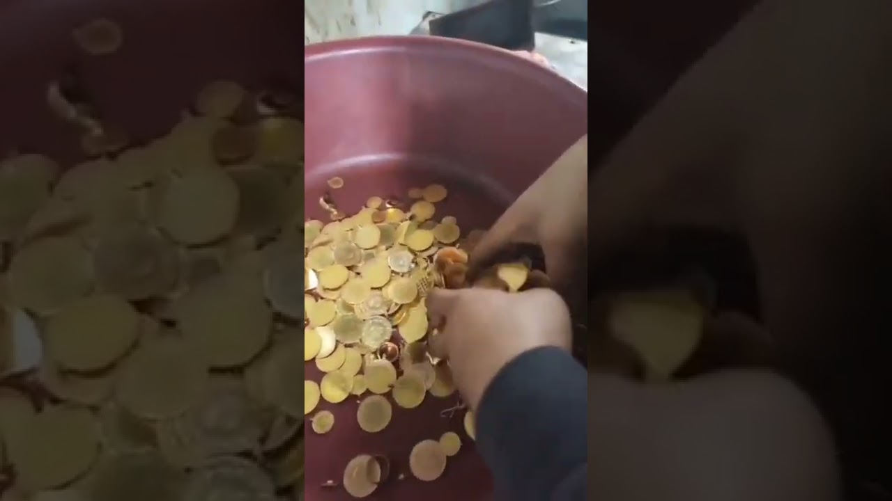 This is how they made ready gold⚱️ and And put in the oven 🔥 ///// #gold #goldnugget #coin #oven