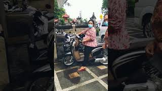 Liat..., Tu Ada Bumil Perut Besar