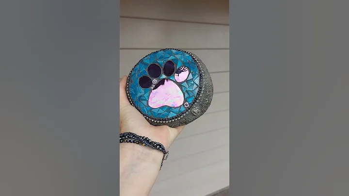 Mosaic Paw Print @Janet Sanders