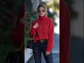 Monte looks incríveis, básicos e sofisticados, com blusas vermelhas e jeans. #estilo #fashion #fpy