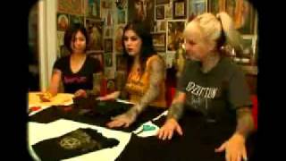 Kat Von D s T-Shirt Cutting Class