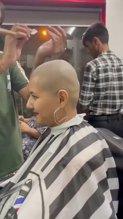 Bald Women shaving head #headshave #hair #haircut #baldwomen #hairstyle #bald