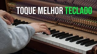 Video thumbnail of "Toque mais Bonito no Teclado ou Piano - Usando os ACORDES "Corretamente""