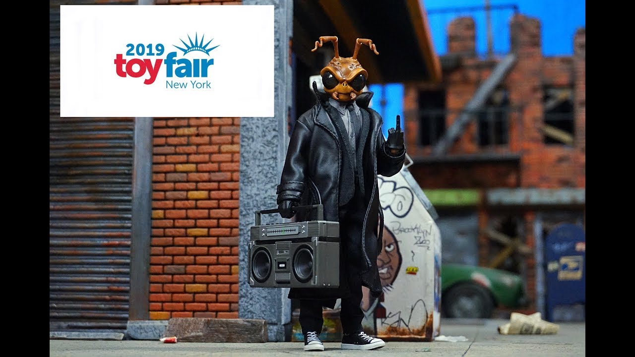 Mezco Toyz One:12 Collective NY Toy Fair Exclusive Agent GOMEZ