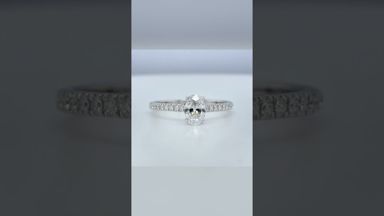 Inspirez-Vous - Nouvelle Collection De Bijoux En Diamant 2025 35 - Orogem Jewelers 0.50 Ct Oval Diamond Engagement Ring – E Si2 Gia, 18K White Gold Pavé Band - Orogem Jewelers