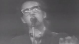 Elvis Costello &amp; the Attractions - (The Angels Wanna Wear My) Red Shoes - 5/5/1978 (Official)