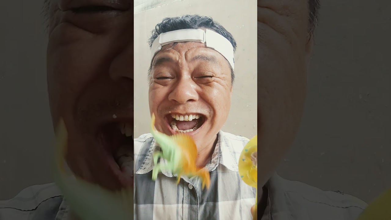 "👂 ASMR MAMBA FRUIT CHEWS CANDY RASPBERRY FLAVOR AND EATING SOUNDS 👂 