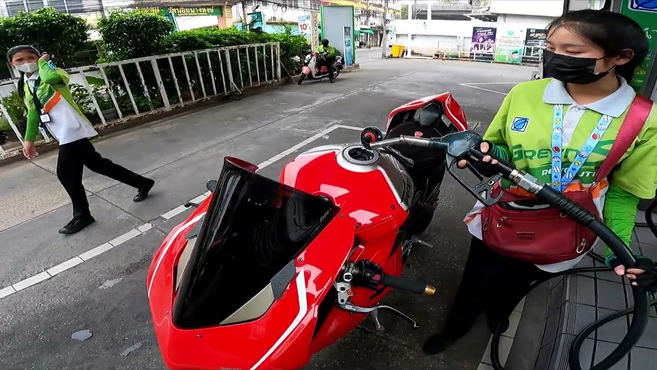 Ducati Panigale V4s Daily Ride in Bangkok