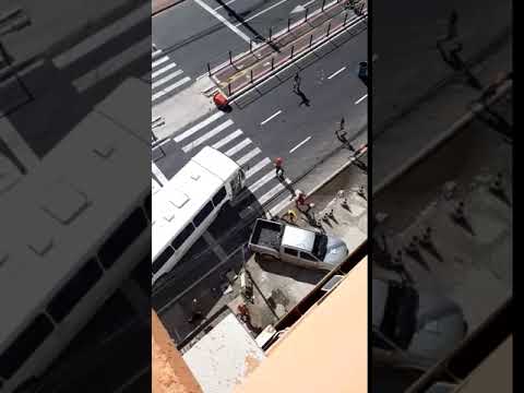 Avenida Leitão da Silva é interdita em Vitoria