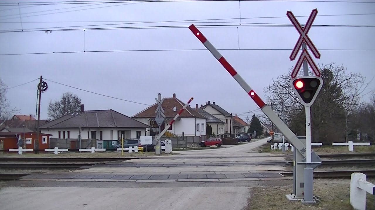 Spoorwegovergang Csorna (H) // Railroad crossing // Vasúti átjáró