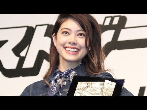 動画 森星 ベストジーニスト受賞に謙遜 もっと似合う女性に 第32回 ベストジーニスト15 表彰式 協議会選出部門 Hikari Mori Best Jeanest Award Maidigitv マイデジｔｖ