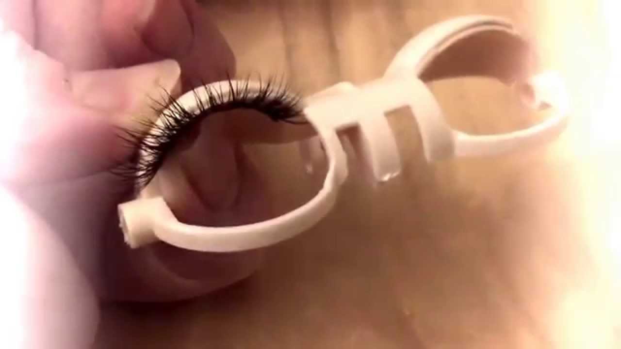 Customizing my Blythe Part 8: Adding Eyelashes