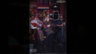 AGD plays The one I love @CONFRATER 2001