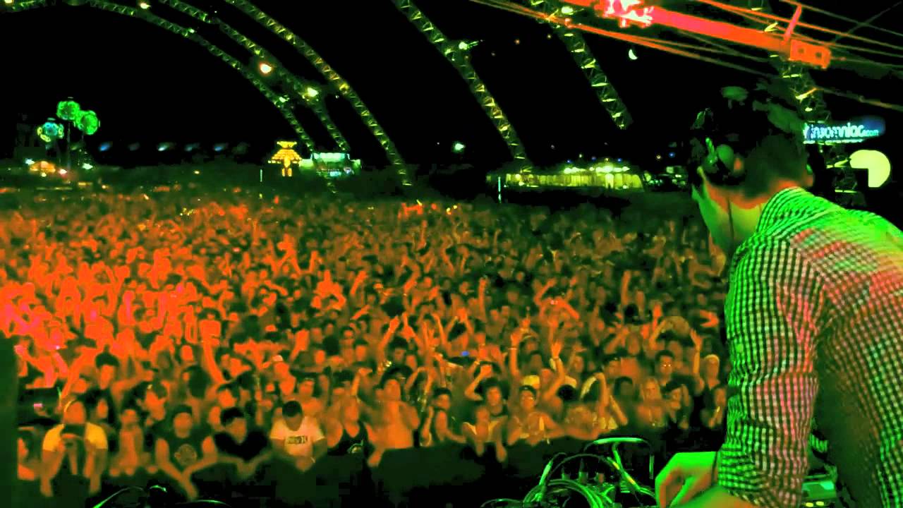 Calvin Harris @ EDC Las Vegas 2011