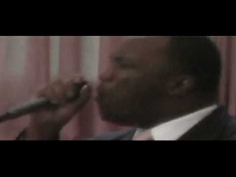 TRAYON SINGING 'I WONT COMPLAIN' AT GRANDMA'S FUNERAL 11/01/2008