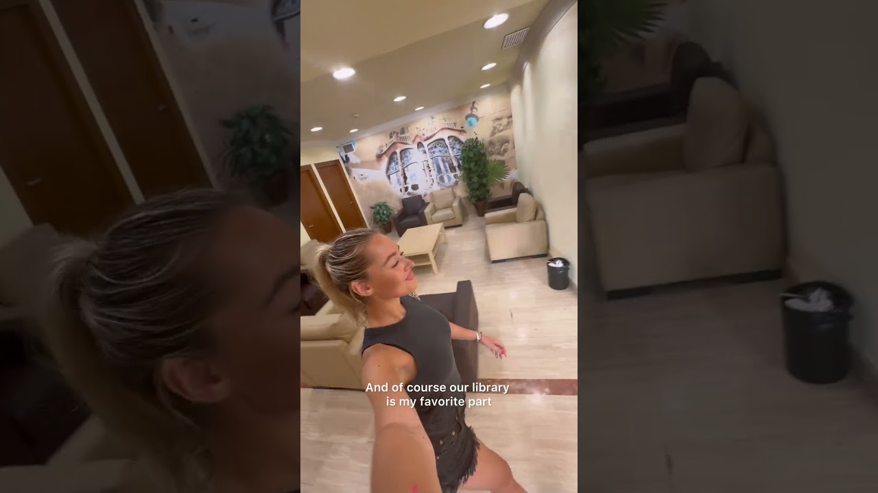 Our ambassador sneaks into Enforex School Barcelona while the students are in class 🤫...