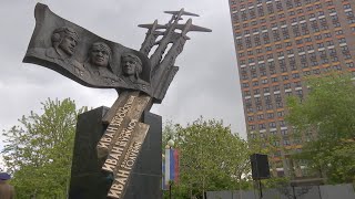 Торжественный митинг у памятника «Три Ивана»
