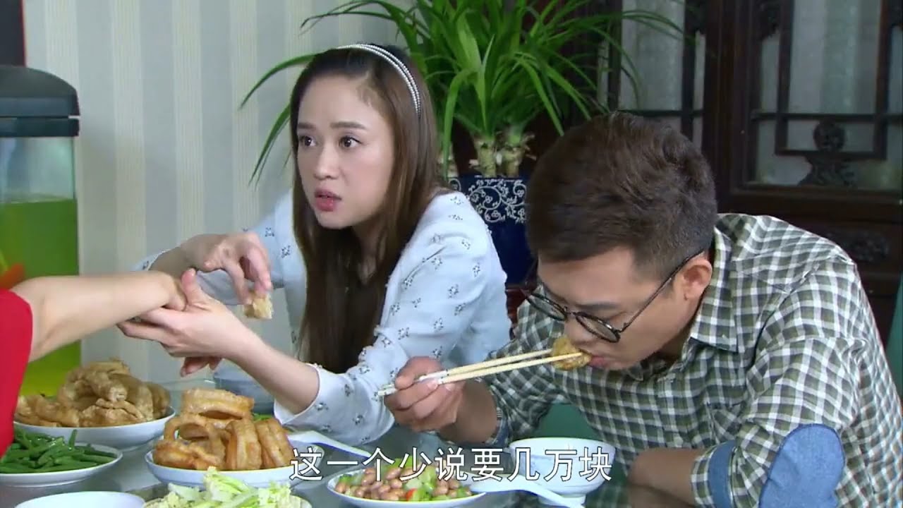【最新電影】大陸小姑子炫耀新手鐲，不料全家不識貨，台灣嫂子說出價格驚了！