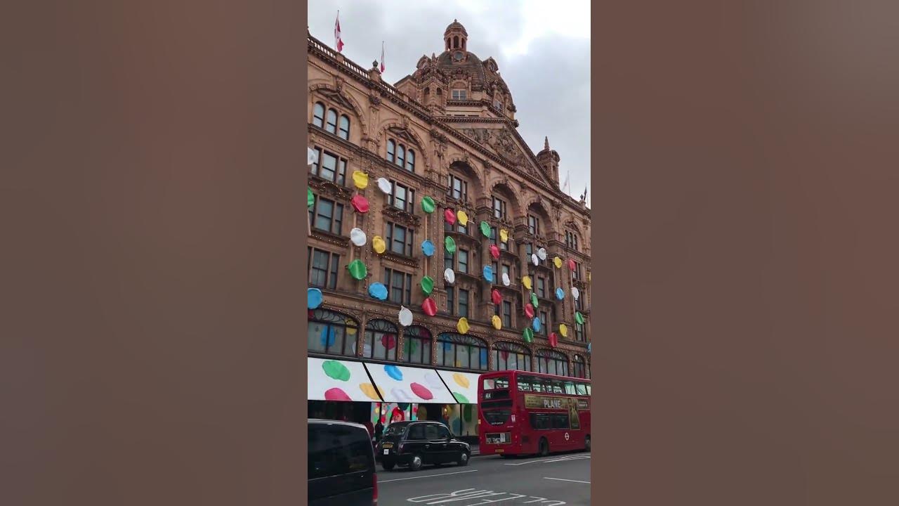 We just HAD to visit Harrods to see the Yayoi Kusama & @Louis Vuitton