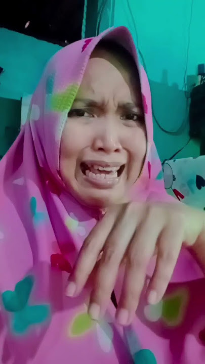 Tangan Tante di jilat