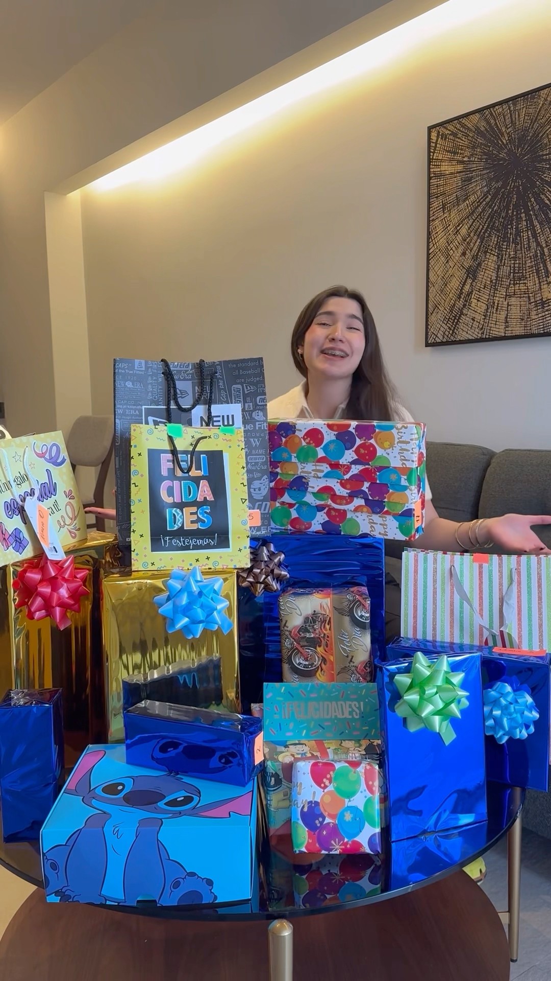 TODOS LOS REGALOS SON PARA ÉL