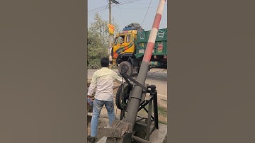 Manually Hand Railgate। #sorts #railway #railways #railgate