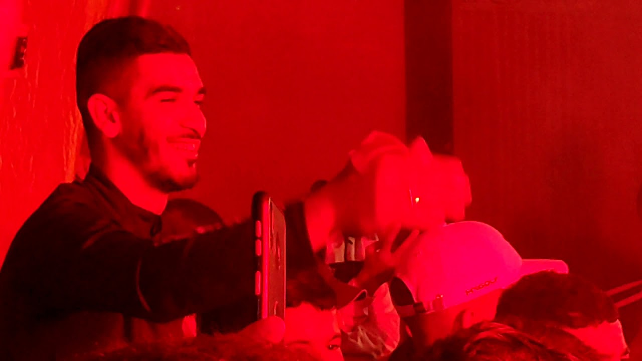 هذا ليس كراكاج بملعب عنابة أو 5 جويلة هذا الفيديو لحفل زفاف في وادي رهيو(حي بن زيان)