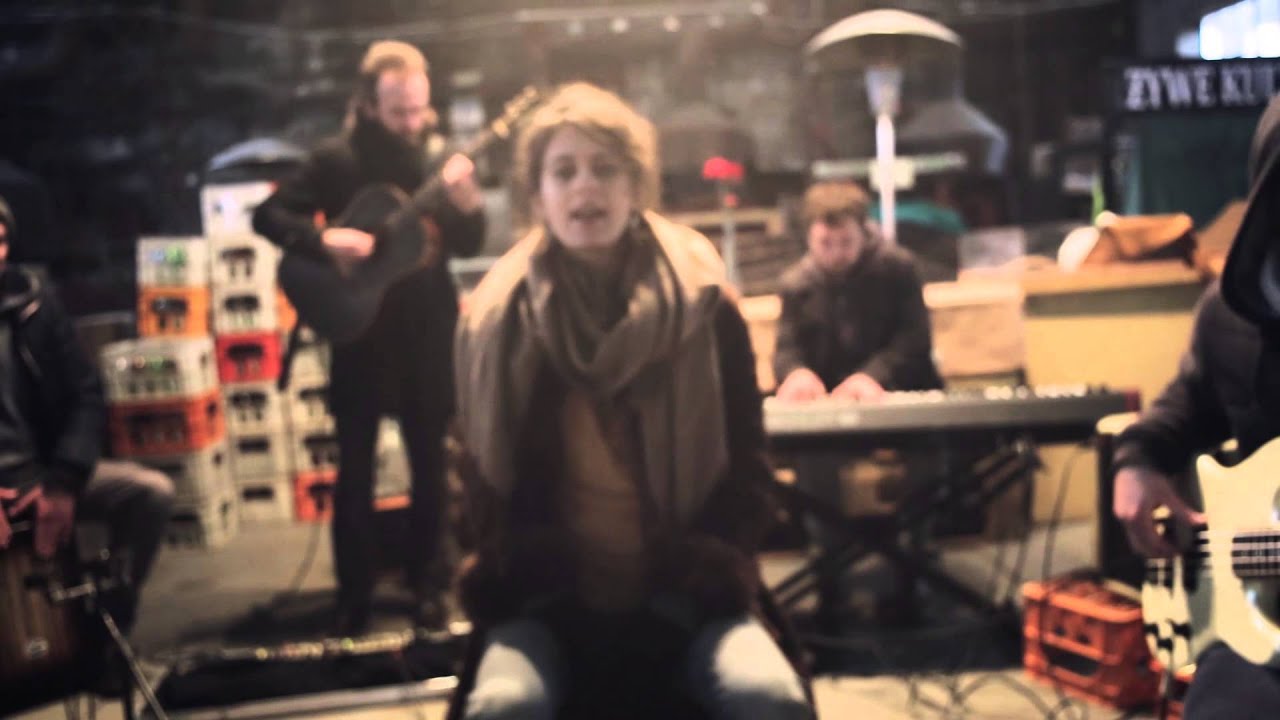 Obejrzyj wideosesja | Maja Olenderek Ensemble - "Bee" w YouTube Obejrzyj wideosesja | Maja Olenderek Ensemble - "Bee" w YouTube
