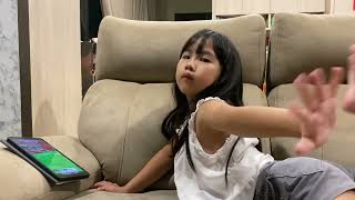 His Leg Was Bitten By A Mosquito Lamszesze