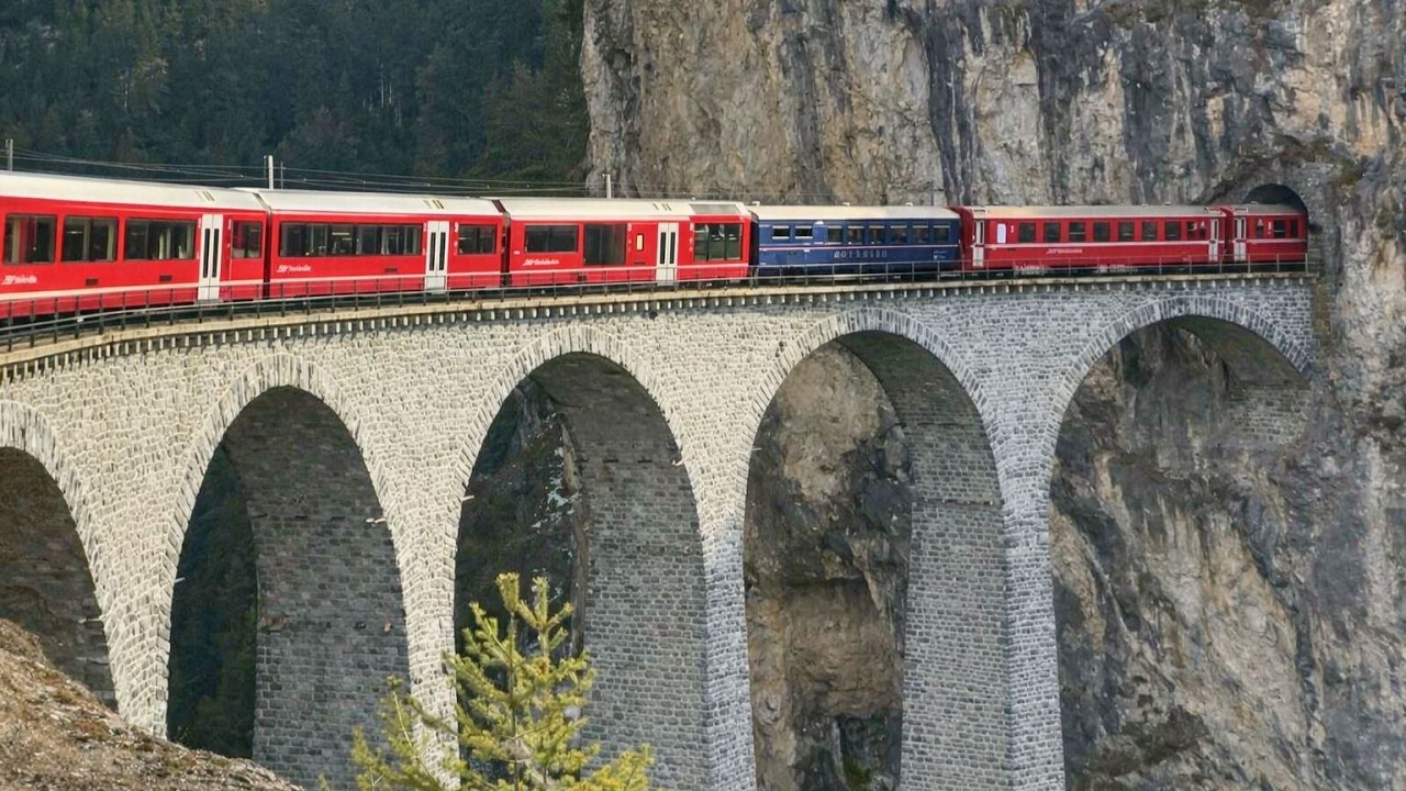 Живописное путешествие на поезде по виадуку Ландвассер (первый класс) в Швейцарии