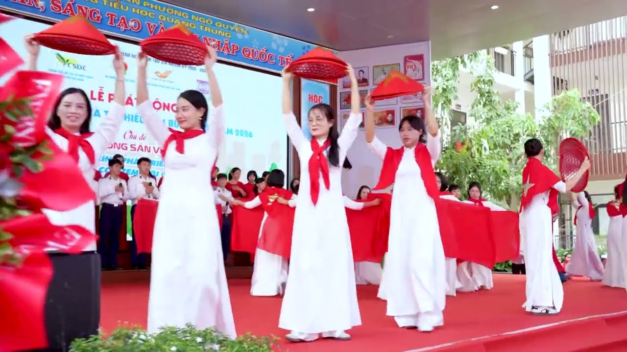 Tiết mục: Viết tiếp câu chuyện hoà bình